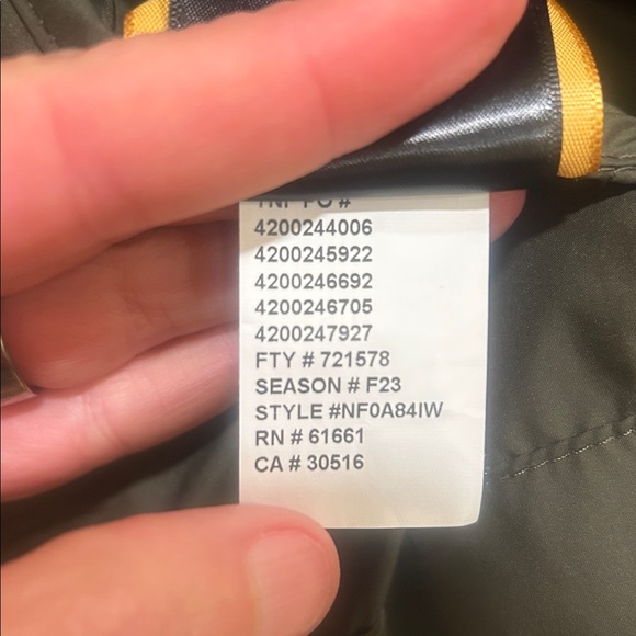 The North Face Women’s Gotham puffer Jacket - Small - Picture 6 of 9